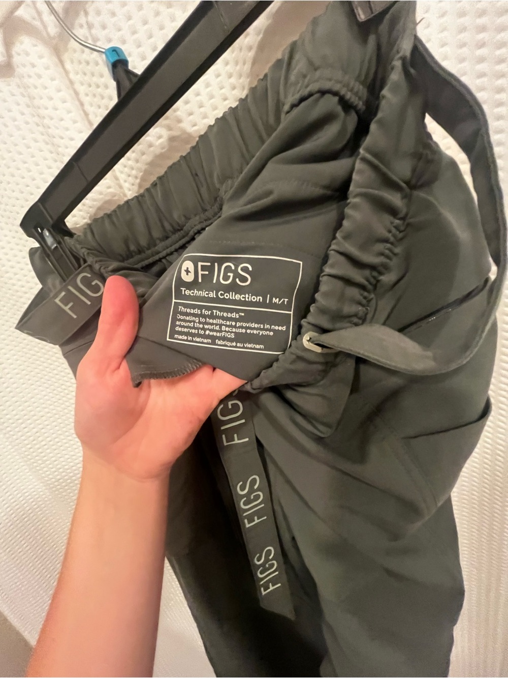 FIGS women’s bonsai Green Utility balloon scrub Jogger Pants - Picture 7 of 7